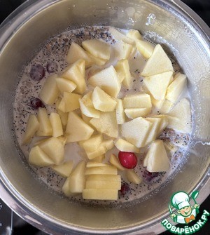 Яблочно-гречневая каша с клюквой