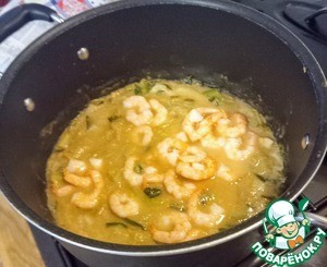 Креветки в ревенево-кокосовом самбале