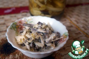 Салат с говяжьим сердцем и маринованными овощами Салат с говяжьим сердцем и маринованными овощами