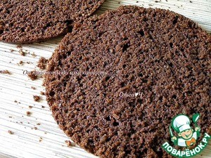 Шоколадный торт с ягодами