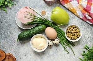 Салат с колбасой и яйцами Салат с колбасой и яйцами