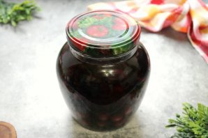 Настойка из черники с крыжовником на самогоне Настойка из черники с крыжовником на самогоне