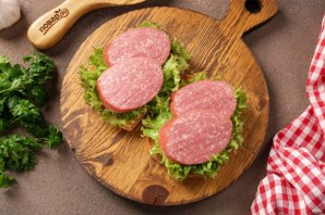 Бутерброды с колбасой Бутерброды с колбасой