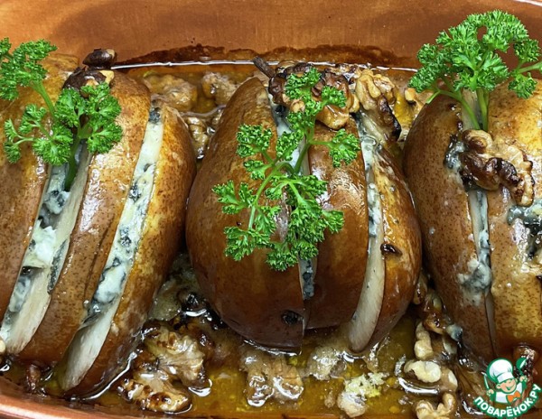 Груши с горгонзолой, медом и орехами