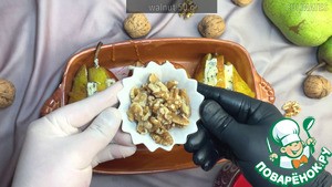 Груши с горгонзолой, медом и орехами