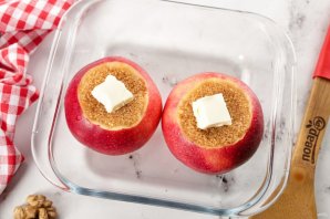 Печеные яблоки в микроволновке Печеные яблоки в микроволновке