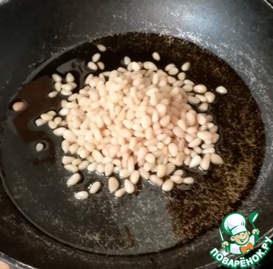 Фасоль с помидорами и кедровыми орешками Фасоль с помидорами и кедровыми орешками