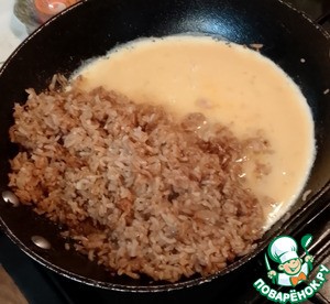 Жареный рис с крабом и яйцом Жареный рис с крабом и яйцом