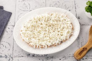 Салат с горбушей и сыром Салат с горбушей и сыром