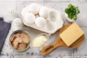 Салат с горбушей и сыром Салат с горбушей и сыром