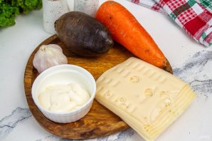 Салат из свеклы и моркови с сыром Салат из свеклы и моркови с сыром