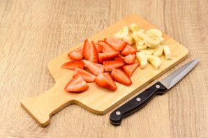 Фруктовый салат с мягким сыром Фруктовый салат с мягким сыром