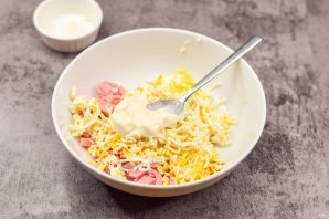 Закуска «Ракушки» из слоеного теста с начинкой Закуска «Ракушки» из слоеного теста с начинкой