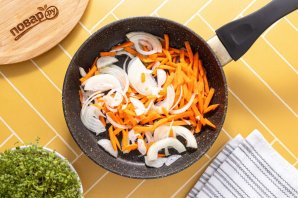 Салат из фунчозы и китайских древесных грибов Салат из фунчозы и китайских древесных грибов