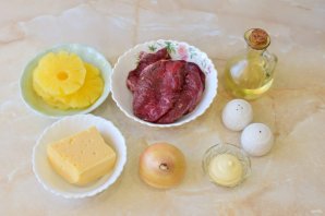 Телятина в духовке с ананасами Телятина в духовке с ананасами