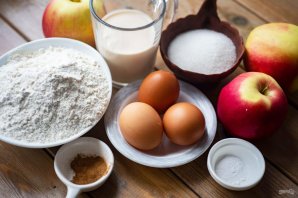 Заливной пирог на ряженке в духовке с яблоками Заливной пирог на ряженке в духовке с яблоками