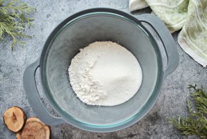 Пирожное "Корзиночки" с вареной сгущенкой и орехами Пирожное "Корзиночки" с вареной сгущенкой и орехами