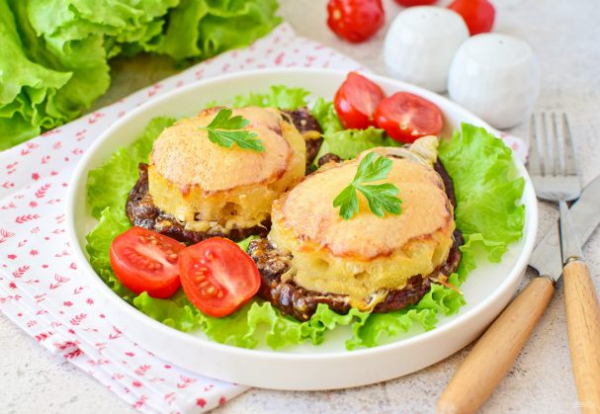 Телятина в духовке с ананасами Телятина в духовке с ананасами