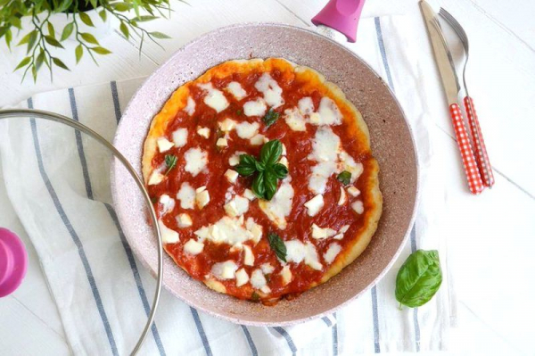 Пицца рецепт на сковороде в домашних условиях быстро и вкусно
Пицца рецепт на сковороде в домашних условиях быстро и вкусно