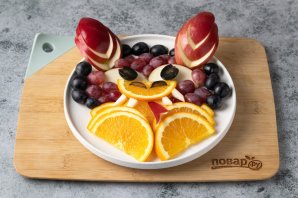 Фруктовая нарезка "Дракон" на Новый год Фруктовая нарезка "Дракон" на Новый год