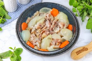 Холодец из свиных ножек и рульки Холодец из свиных ножек и рульки