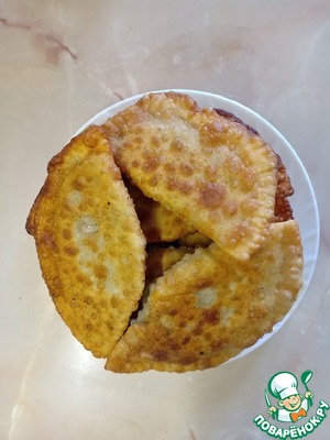 Чебуреки почти по ГОСТУ Чебуреки почти по ГОСТУ