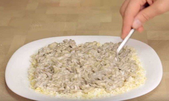 
Вкусный салат Загадка для гостей, просто объедение — попробуйте и удивите своих гостей	