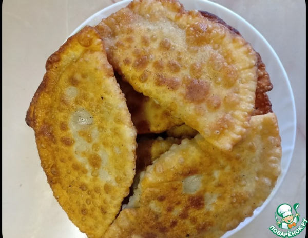 Чебуреки почти по ГОСТУ Чебуреки почти по ГОСТУ