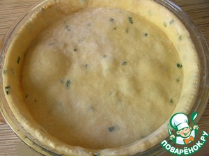 Пирог с лососем, зеленью и овощами