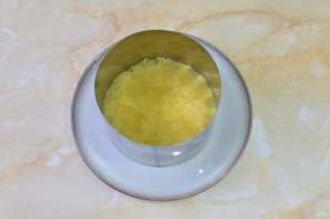 Салат "Дубок" с курицей и шампиньонами Салат "Дубок" с курицей и шампиньонами