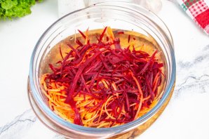 Салат из свеклы и моркови с сыром Салат из свеклы и моркови с сыром