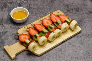 Фруктовое канапе с клубникой Фруктовое канапе с клубникой