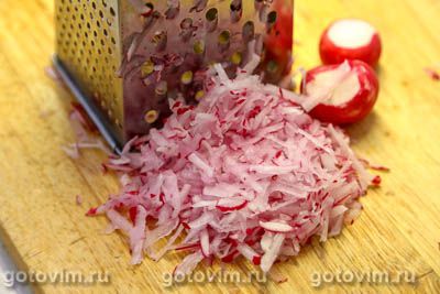 Паштет с творожным сыром, редисом и зеленью