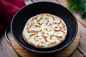 Хачапури на молоке с сыром Хачапури на молоке с сыром