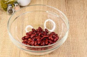 Салат с тунцом и красной фасолью Салат с тунцом и красной фасолью