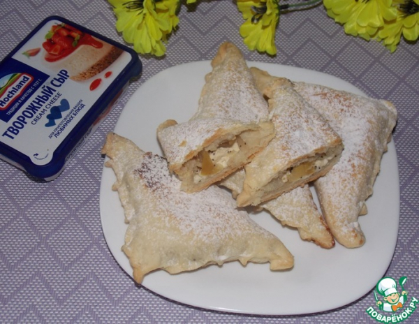 Слойки с творожным сыром и яблоками