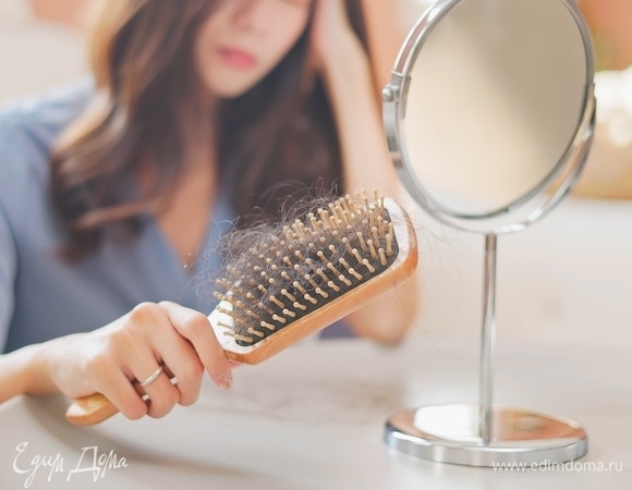 Трихолог объяснила, когда выпадение волос — это сигнал организма о помощи Трихолог объяснила, когда выпадение волос — это сигнал организма о помощи