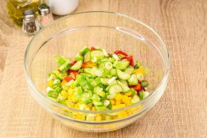 Салат с тунцом и красной фасолью Салат с тунцом и красной фасолью