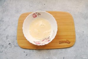 Треугольники из лаваша с начинкой из сыра и колбасы Треугольники из лаваша с начинкой из сыра и колбасы