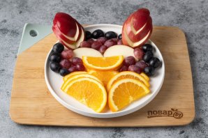 Фруктовая нарезка "Дракон" на Новый год Фруктовая нарезка "Дракон" на Новый год