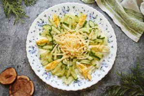 Салат из копченой сельди с сыром Салат из копченой сельди с сыром