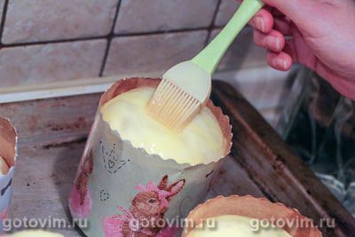 Кулич бриошь с изюмом Кулич бриошь с изюмом