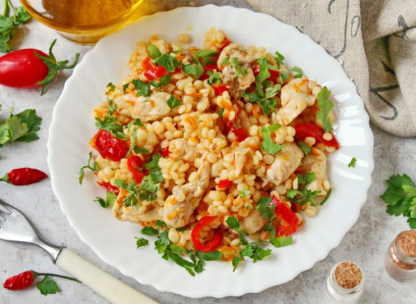 Птитим с курицей и овощами Птитим с курицей и овощами