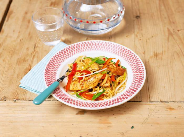 
Рецепт лапши с курицей и овощами в домашних условиях	