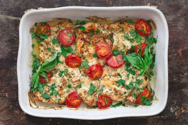 
Курица в духовке запечённая кусочками — 6 быстрых и вкусных рецептов приготовления по-итальянски	