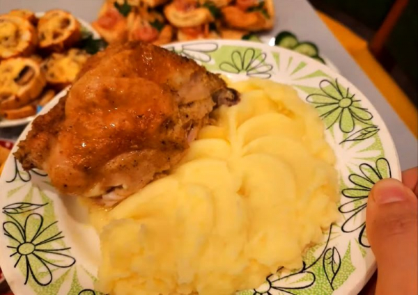 Курица в духовке кусочками — 6 самых вкусных рецептов
Курица в духовке кусочками — 6 самых вкусных рецептов