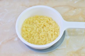 Макароны в сливочном соусе с чесноком Макароны в сливочном соусе с чесноком