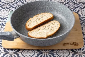 Брускетта с рукколой и вялеными томатами Брускетта с рукколой и вялеными томатами