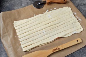 Канапе «Ёлочка» из слоеного теста Канапе «Ёлочка» из слоеного теста