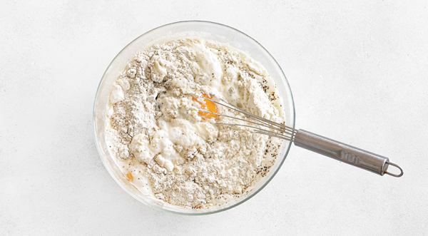 Оладьи с колбасой и сыром, пошаговый рецепт с фото на 890 ккал Оладьи с колбасой и сыром, пошаговый рецепт с фото на 890 ккал